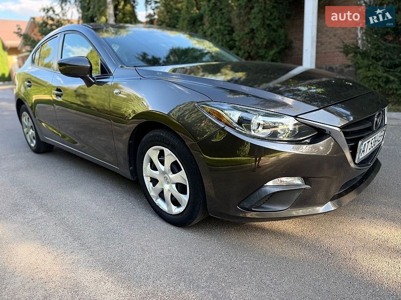 Седан Mazda 3 2015 в Киеве