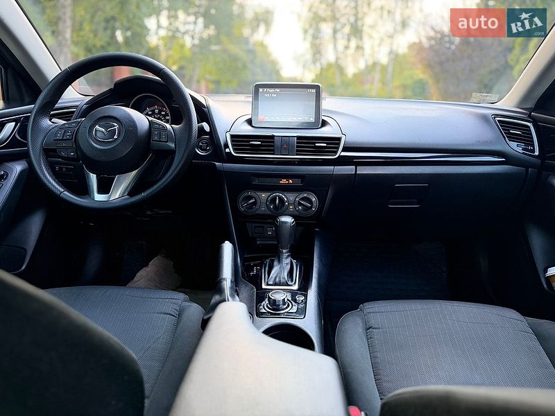 Седан Mazda 3 2015 в Киеве