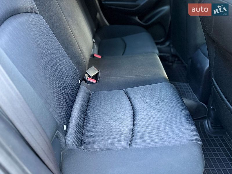 Седан Mazda 3 2015 в Киеве