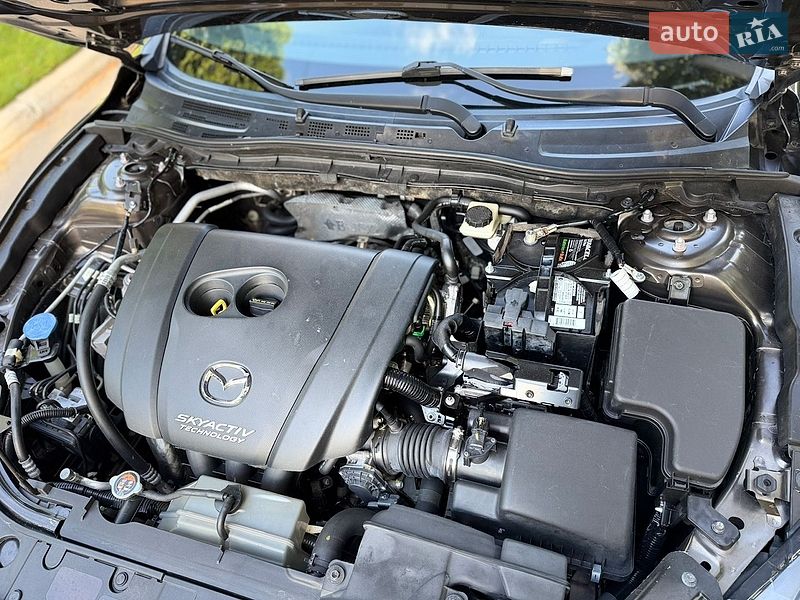 Седан Mazda 3 2015 в Киеве