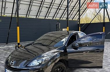 Mazda 3  2011