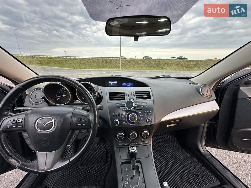 Хэтчбек Mazda 3 2013 в Львове