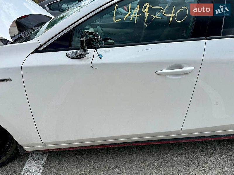 Седан Mazda 3 2020 в Киеве