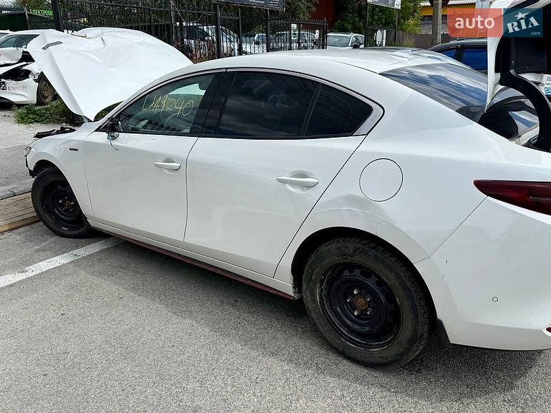 Седан Mazda 3 2020 в Киеве
