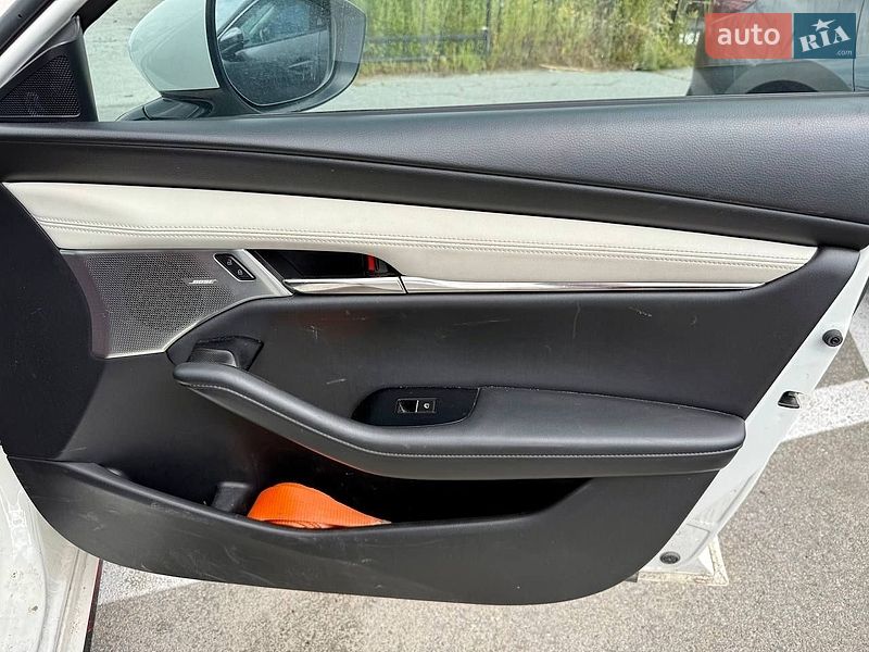Седан Mazda 3 2020 в Киеве