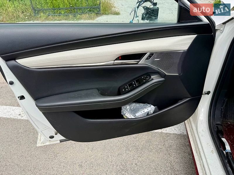 Седан Mazda 3 2020 в Киеве