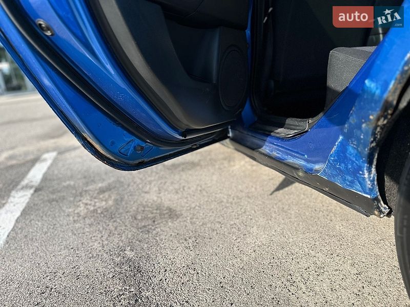 Седан Mazda 3 2005 в Полтаве