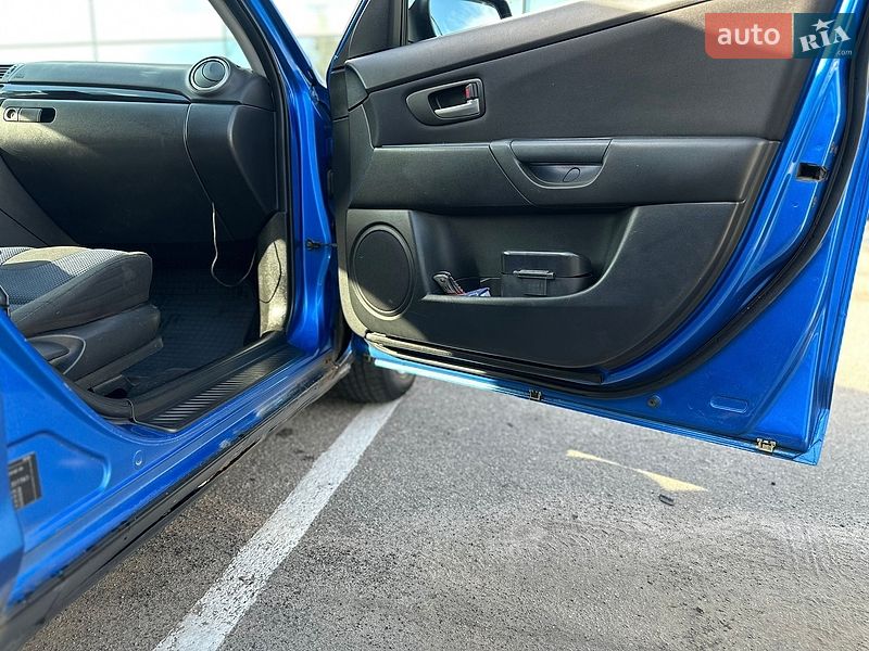 Седан Mazda 3 2005 в Полтаве