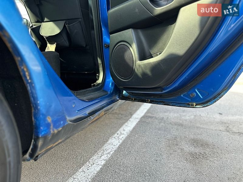 Седан Mazda 3 2005 в Полтаве