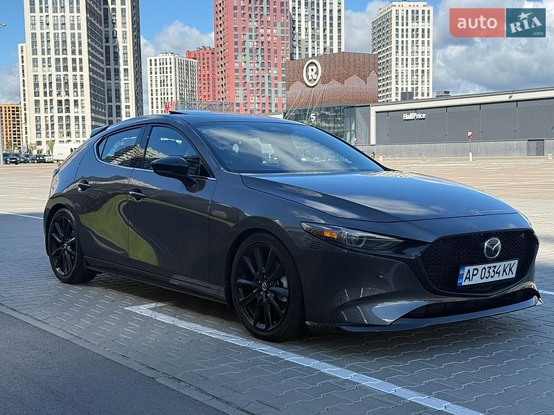 Хэтчбек Mazda 3 2023 в Киеве