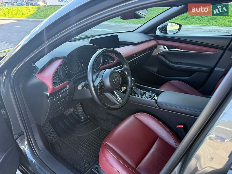 Хэтчбек Mazda 3 2023 в Киеве