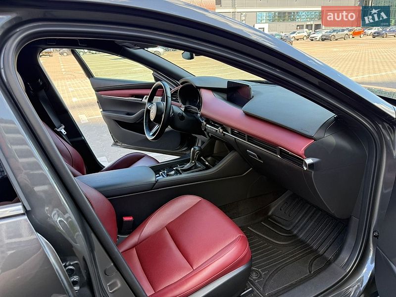 Хэтчбек Mazda 3 2023 в Киеве