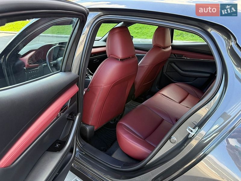 Хэтчбек Mazda 3 2023 в Киеве