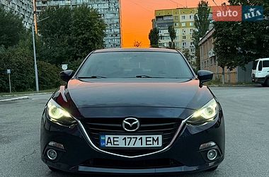 Седан Mazda 3 2016 в Днепре