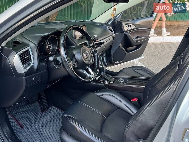 Седан Mazda 3 2017 в Одессе