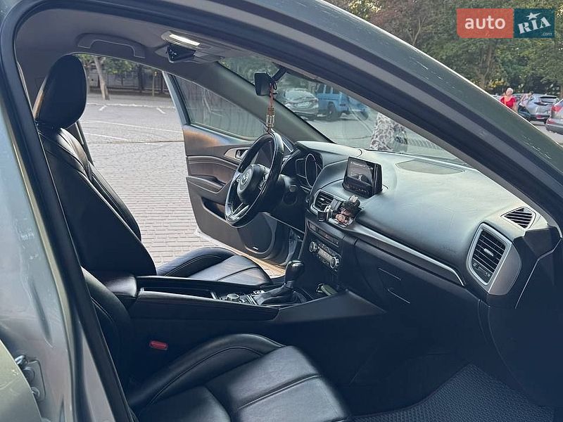 Седан Mazda 3 2017 в Одессе