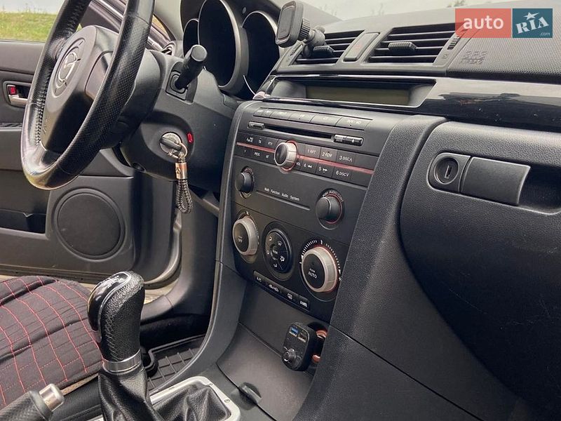 Хэтчбек Mazda 3 2004 в Ровно