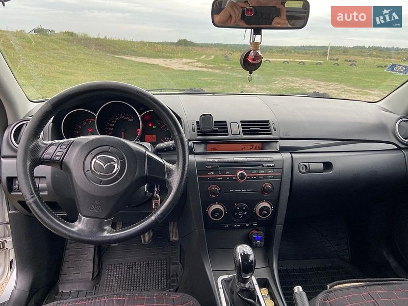 Хэтчбек Mazda 3 2004 в Ровно