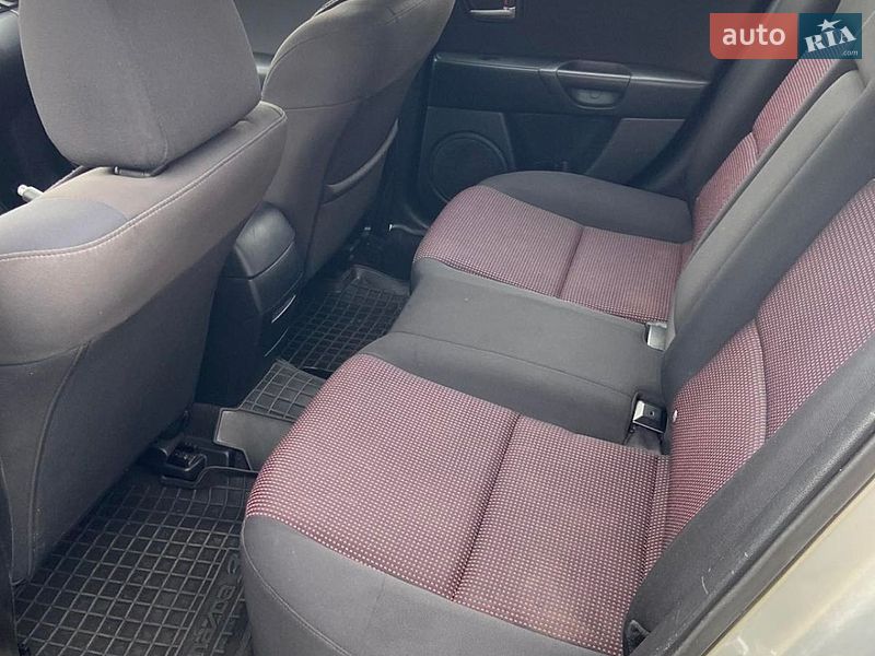 Хэтчбек Mazda 3 2004 в Ровно