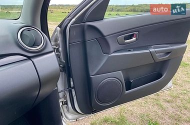 Хэтчбек Mazda 3 2004 в Ровно