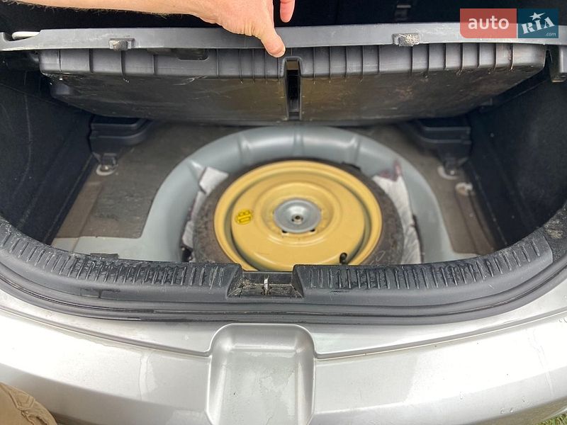 Хэтчбек Mazda 3 2004 в Ровно