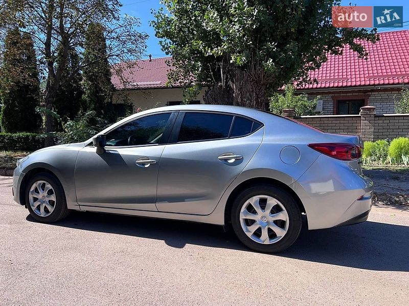 Седан Mazda 3 2014 в Кривому Розі