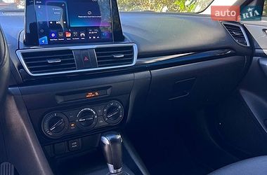 Седан Mazda 3 2014 в Кривому Розі