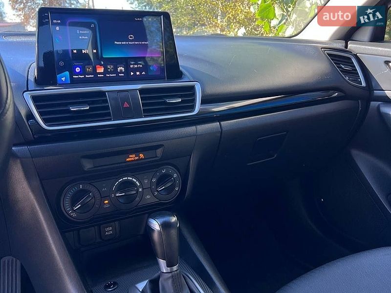 Седан Mazda 3 2014 в Кривому Розі