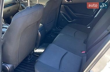 Седан Mazda 3 2014 в Кривому Розі