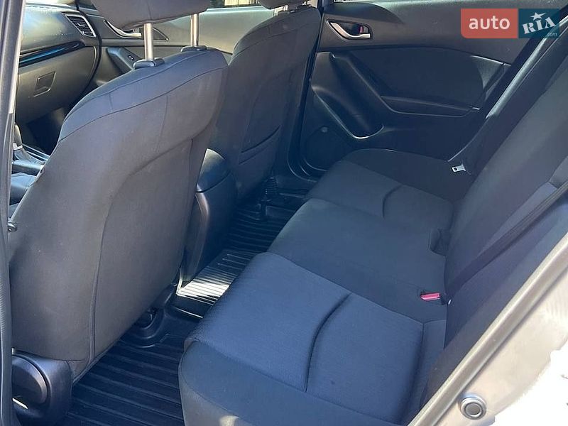 Седан Mazda 3 2014 в Кривому Розі