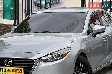 Седан Mazda 3 2016 в Николаеве