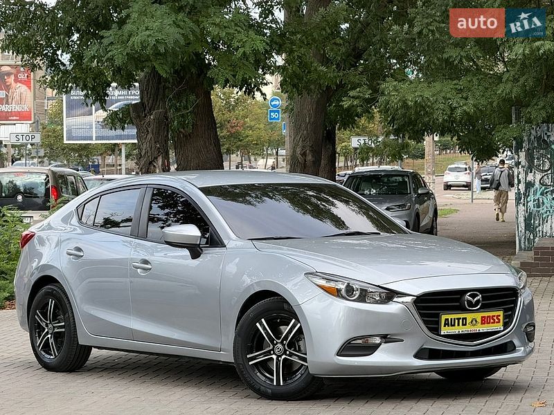 Седан Mazda 3 2016 в Николаеве
