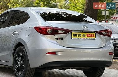 Седан Mazda 3 2016 в Николаеве
