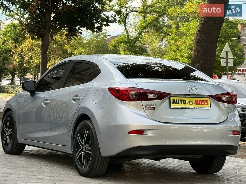 Седан Mazda 3 2016 в Николаеве