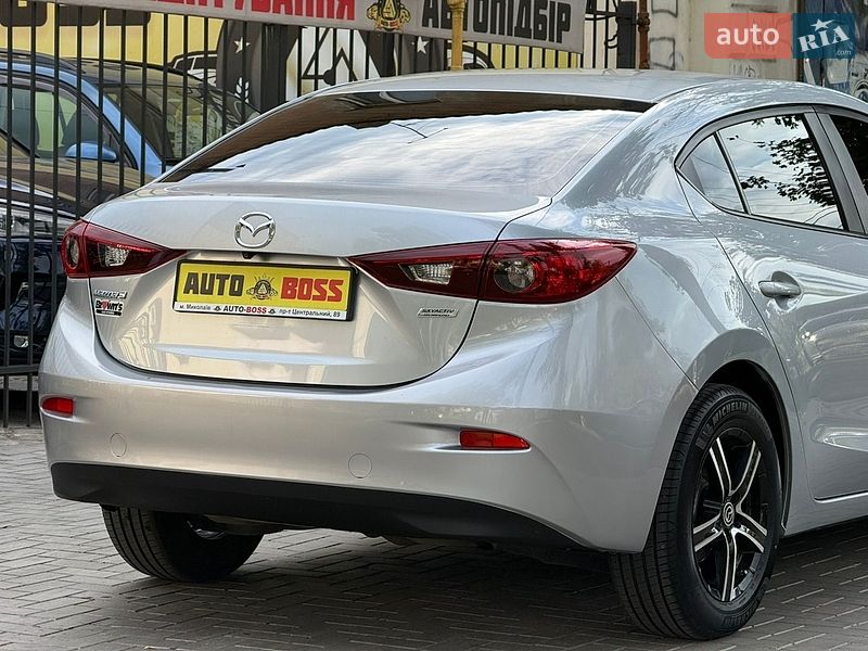Седан Mazda 3 2016 в Николаеве