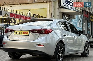 Седан Mazda 3 2016 в Николаеве