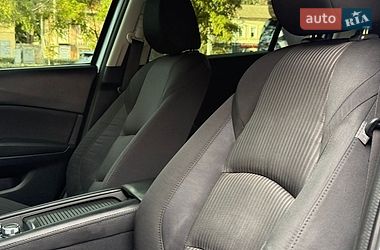 Седан Mazda 3 2016 в Николаеве
