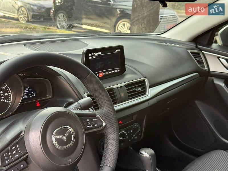 Седан Mazda 3 2016 в Николаеве