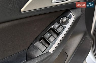 Седан Mazda 3 2016 в Николаеве