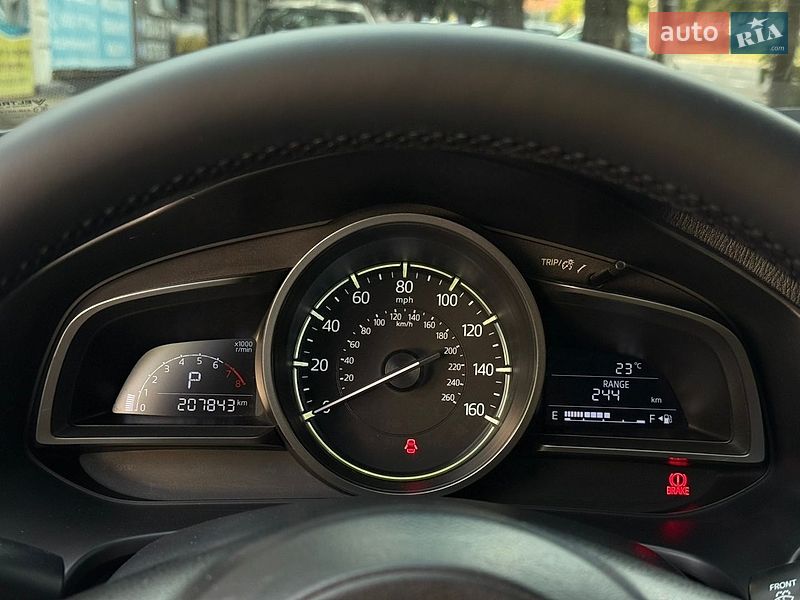 Седан Mazda 3 2016 в Николаеве