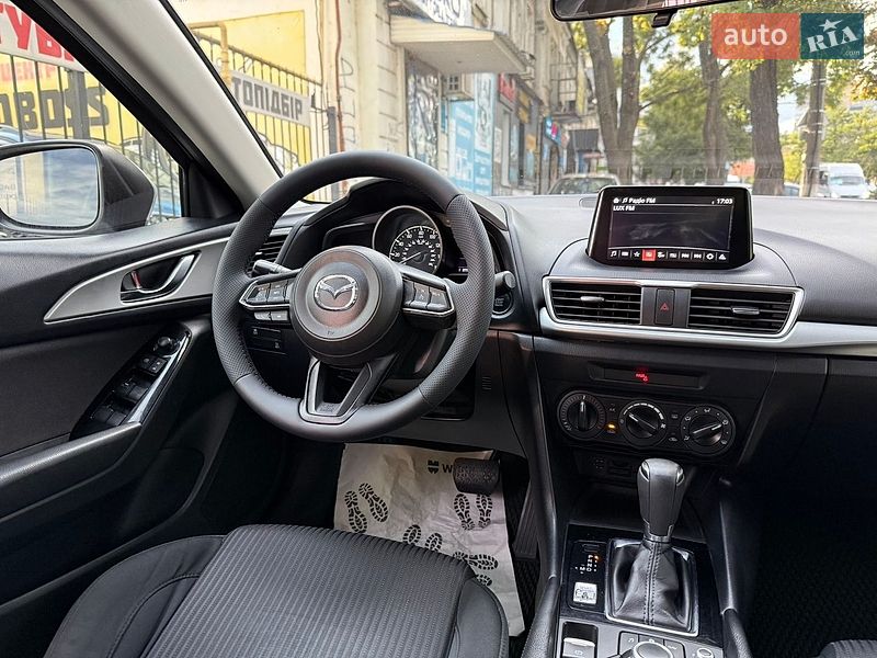 Седан Mazda 3 2016 в Николаеве
