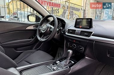 Седан Mazda 3 2016 в Николаеве