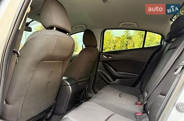 Седан Mazda 3 2016 в Николаеве
