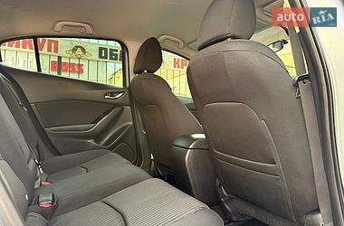 Седан Mazda 3 2016 в Николаеве
