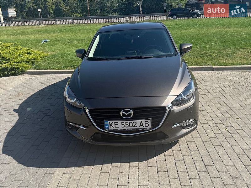 Седан Mazda 3 2017 в Дніпрі