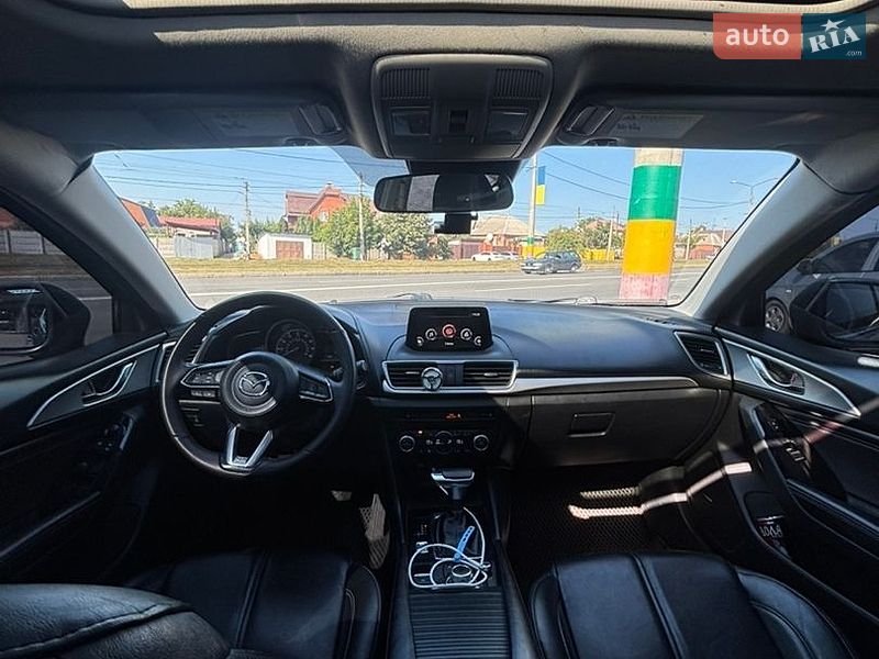 Седан Mazda 3 2017 в Харькове