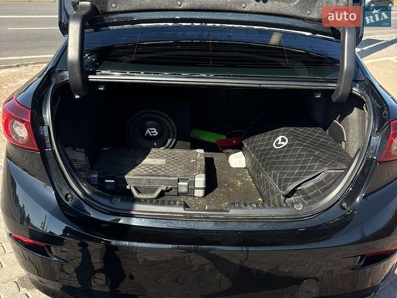 Седан Mazda 3 2017 в Харькове