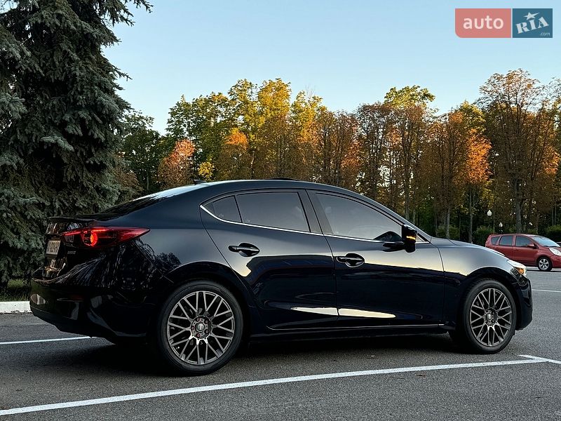 Седан Mazda 3 2018 в Харькове