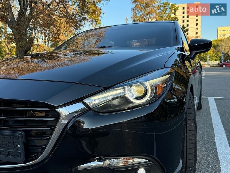 Седан Mazda 3 2018 в Харькове