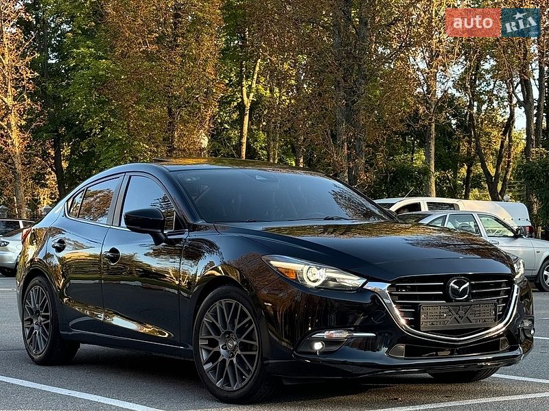 Седан Mazda 3 2018 в Харькове